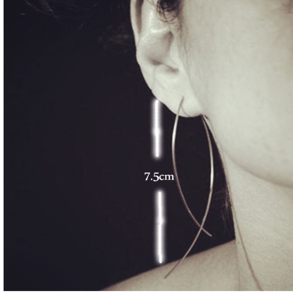 Gold Tone Minimalist Hoop earrings - Picture 3 of 5